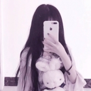 qq头像女生拿手机遮脸，拿着手机拍照遮脸的女生头像