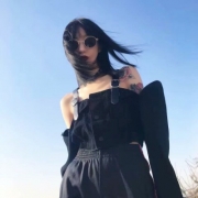 图片女生霸气冷酷头像，好看的优质女生头像