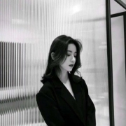高冷气质女黑白头像，霸