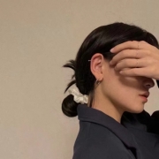 头像真人女冷酷，真人头像女生冷酷