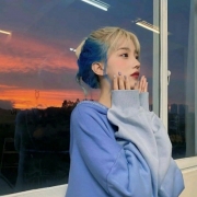 小清新淡蓝色系女头图片